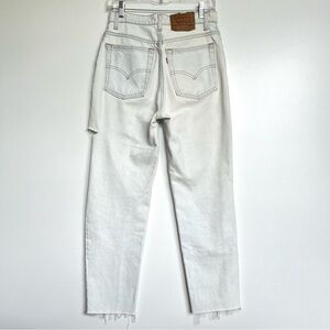 ( ๑o̴̶̷̥᷅﹏o̴̶̷̥᷅๑ )
Vintage Levis 512 Jeans